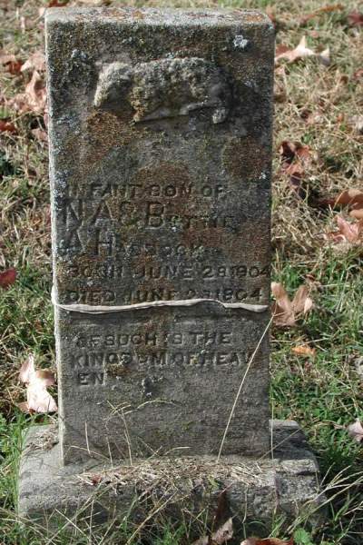 tombstone of Infant son of N. A. & Bettie A. Haddock